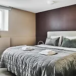 Queen's Cave By Staysville Appartement *