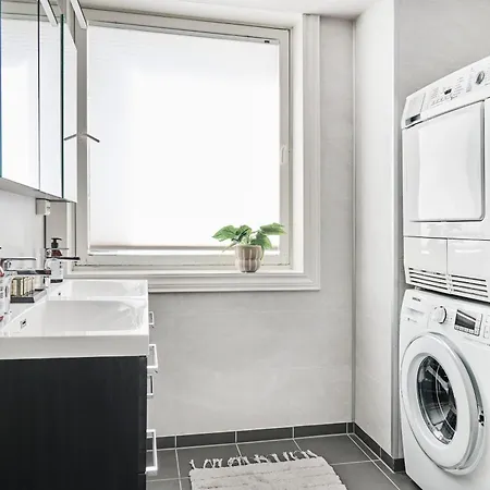 Queen's Cave By Staysville Stavanger