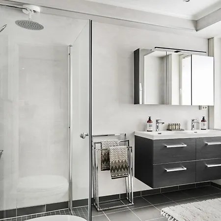 Queen's Cave By Staysville Stavanger