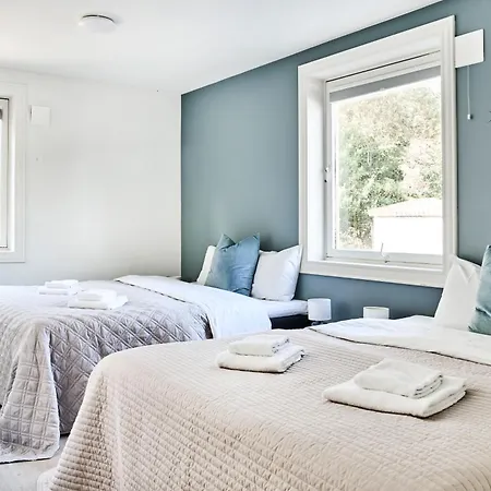 Queen's Cave By Staysville * 스타방에르