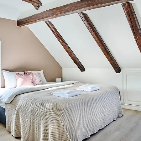 Queen's Cave By Staysville Apartament