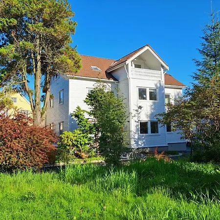 아파트 Queen's Cave By Staysville *