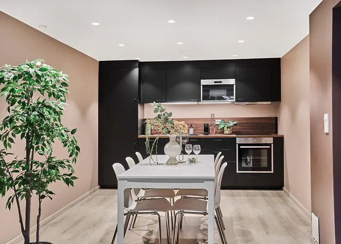 Queen's Cave By Staysville Apartamento