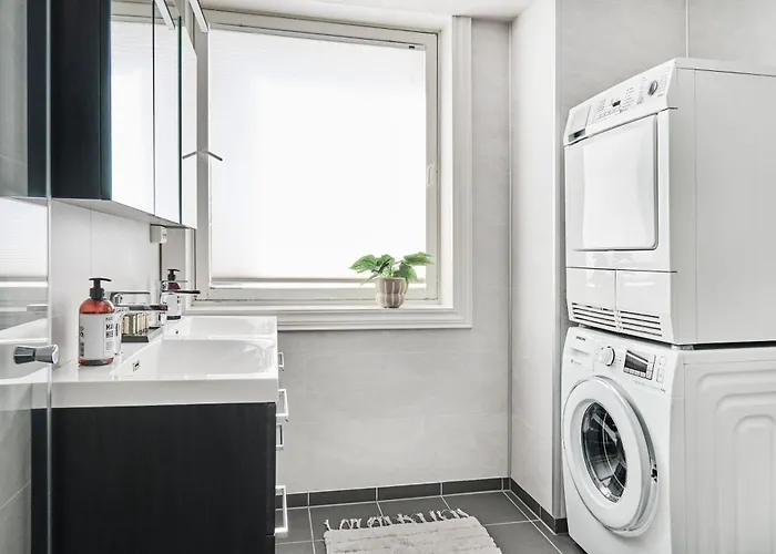 Queen's Cave By Staysville Stavanger