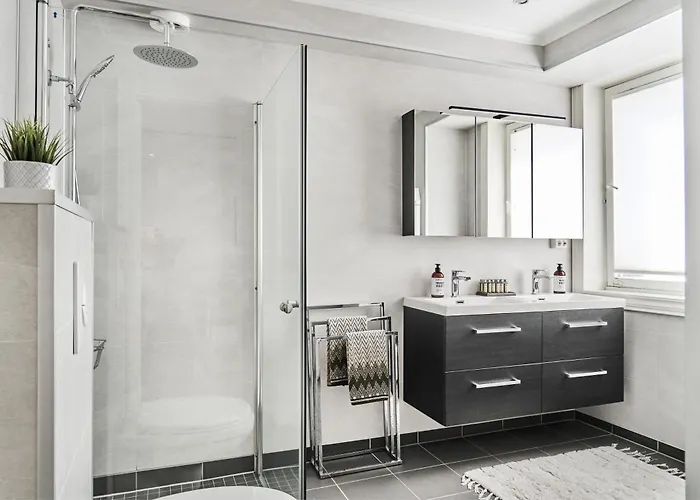 Queen's Cave By Staysville Stavanger