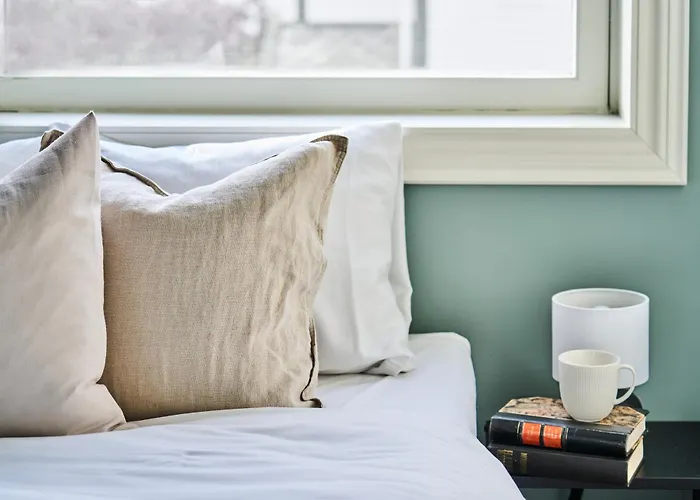 Queen's Cave By Staysville Apartamento *