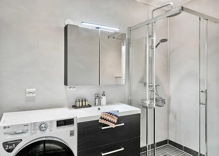 Queen's Cave By Staysville Apartamento *