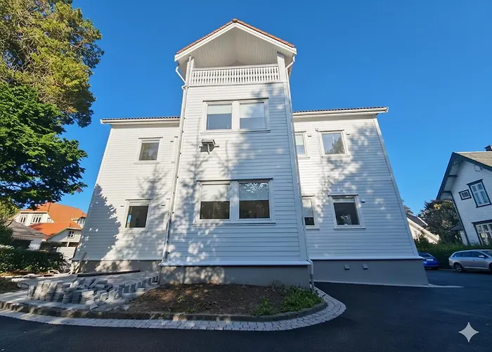 Queen's Cave By Staysville Apartamento *