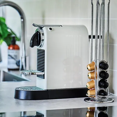 Queen's Cave By Staysville